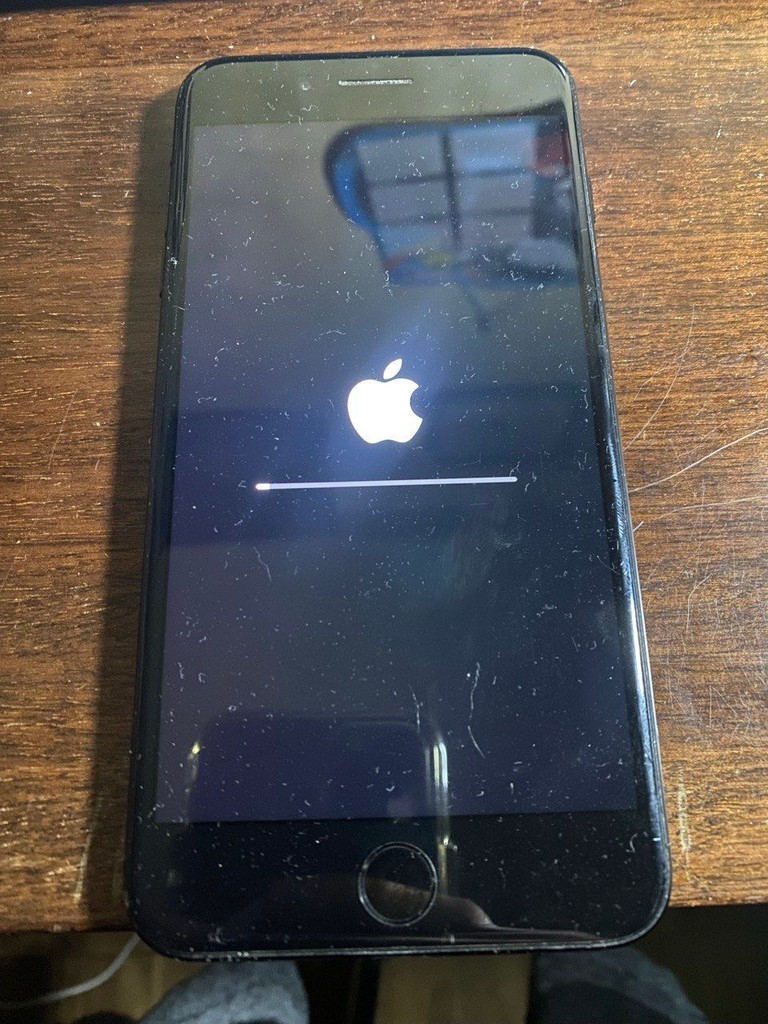 Дешево Apple iPhone 7 Plus 128GB Silver (MN4P2) з ломбарду