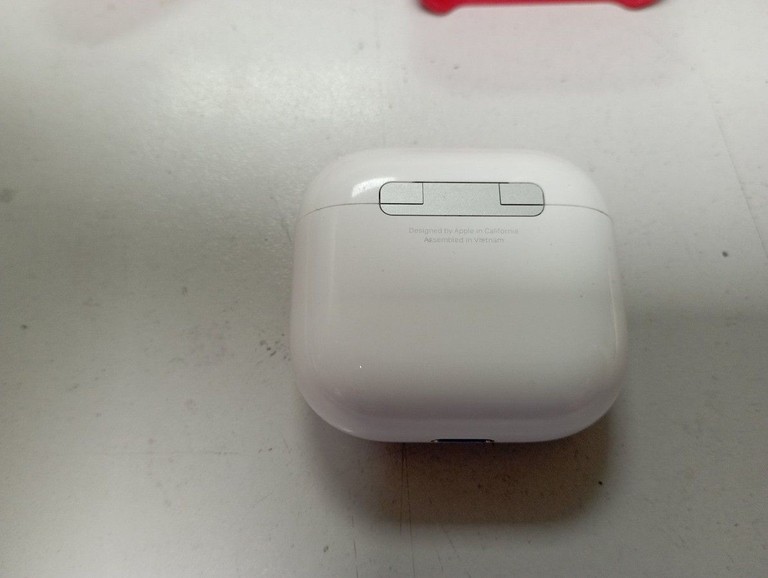 Дешево Apple airpods 4 з ломбарду