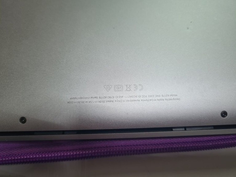 Дешиво Apple macbook air 13" 2020 a2179 core i3 1,1ghz/ram8gb/ssd256gb/intel iris plus graphics с ломбарда