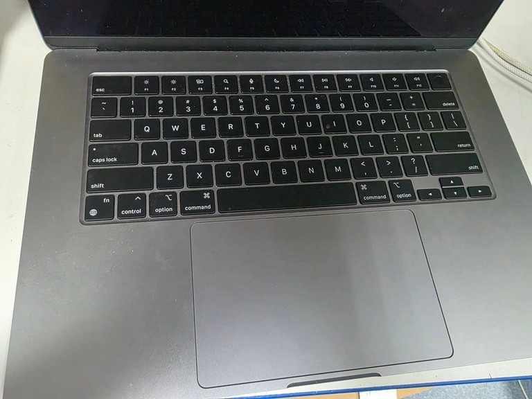 Apple 15,3"/ a2941/ m2 / ram8gb/ ssd256gb/ retina, truetone Код:01-200946765. Изображение 6