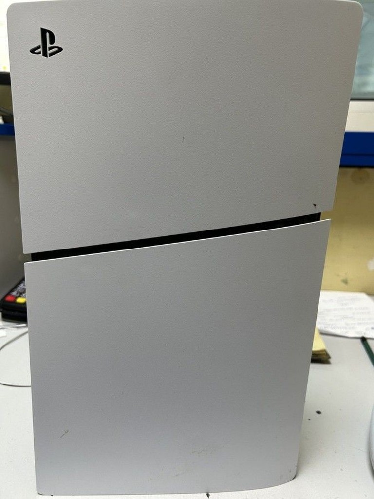Купить Sony PlayStation 5 Slim Digital Edition 825GB White (1000040658) Б/У