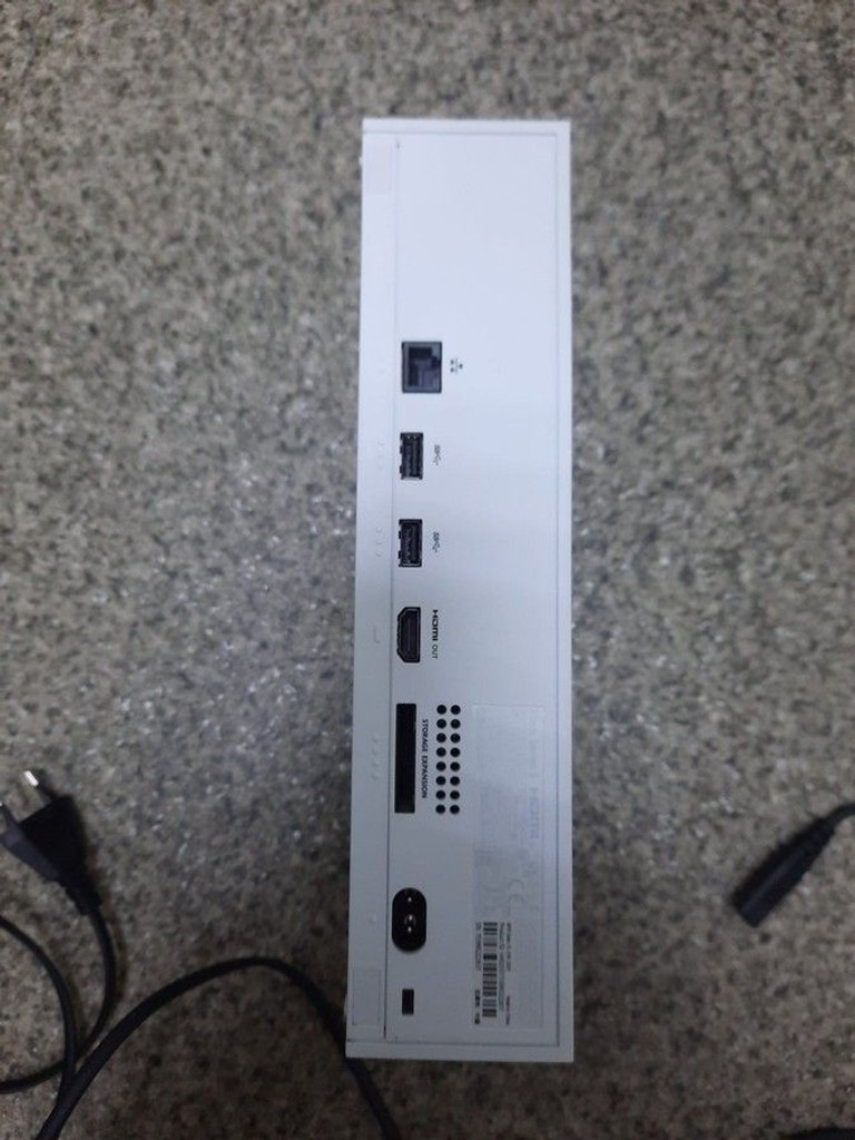 Дешиво Microsoft xbox series s 512gb с ломбарда
