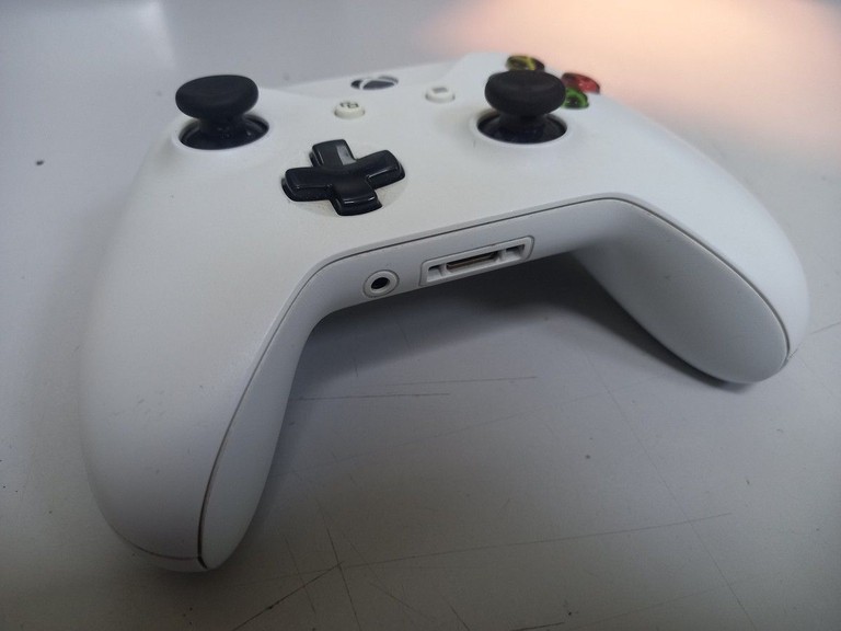 Купить Microsoft xbox wireless controller 1708 Б/У