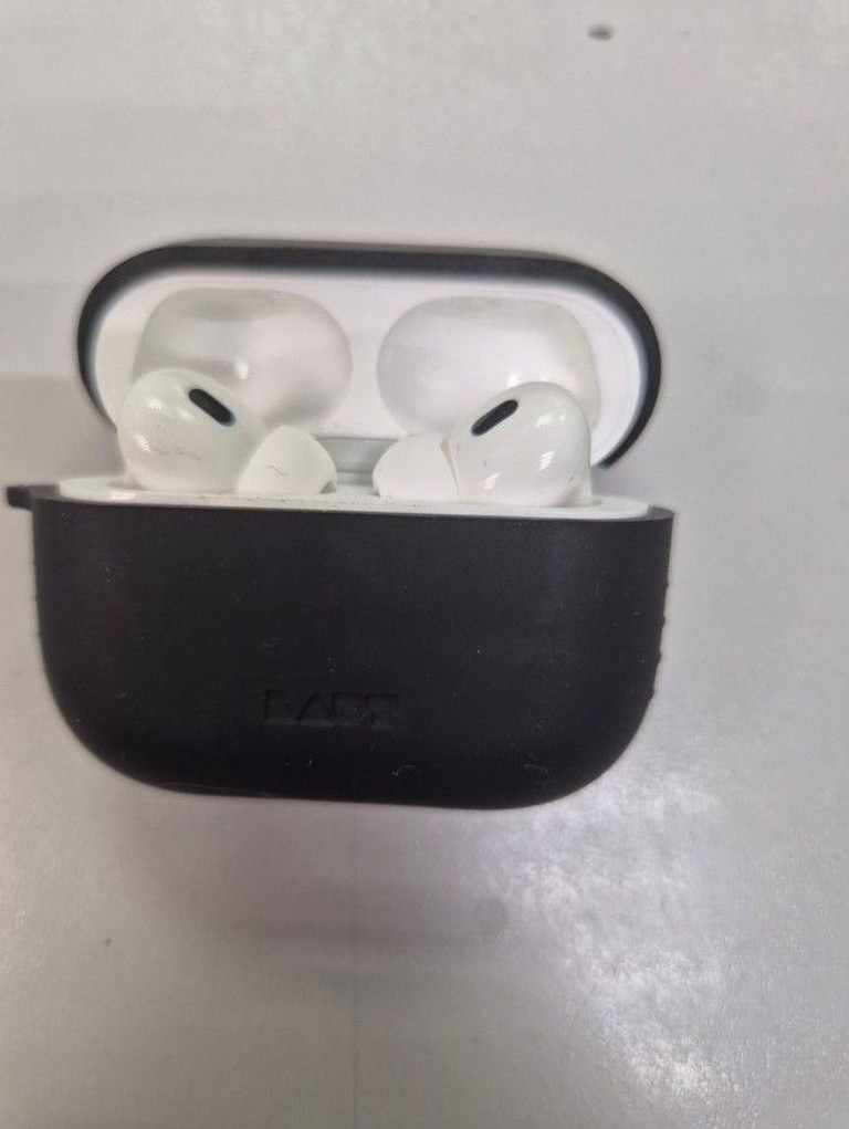 Дешево Apple airpods pro 2nd generation with magsafe charging case usb-c з ломбарду