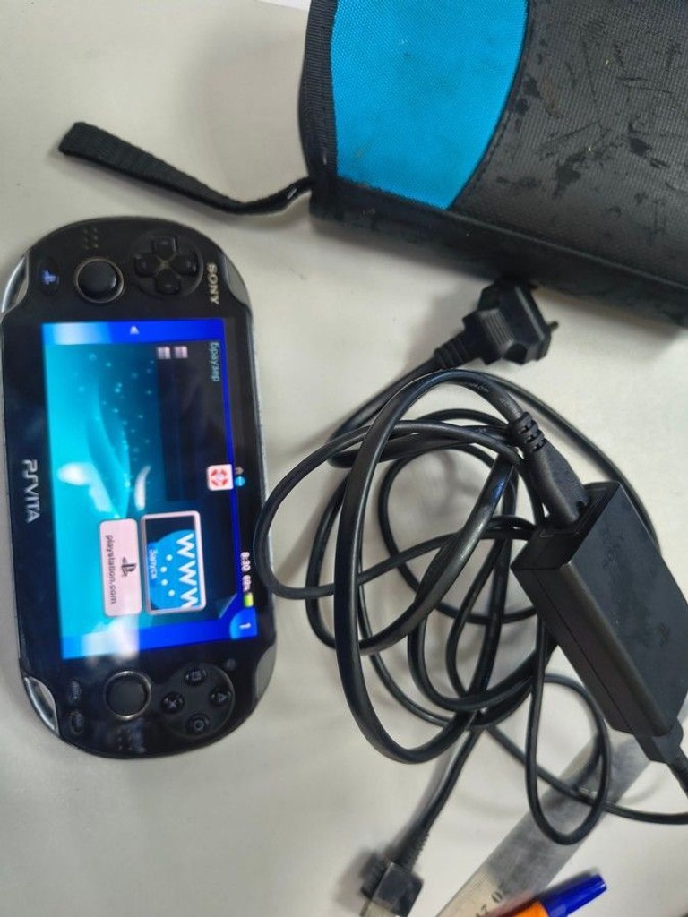 Оголошення Sony playstation vita Б/У