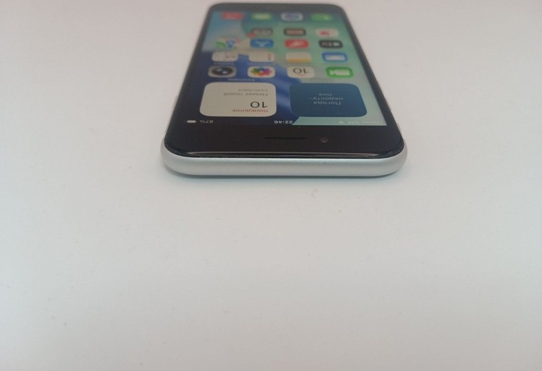 Дешево Apple iPhone SE 2020 64GB Black Slim Box (MHGP3) з ломбарду
