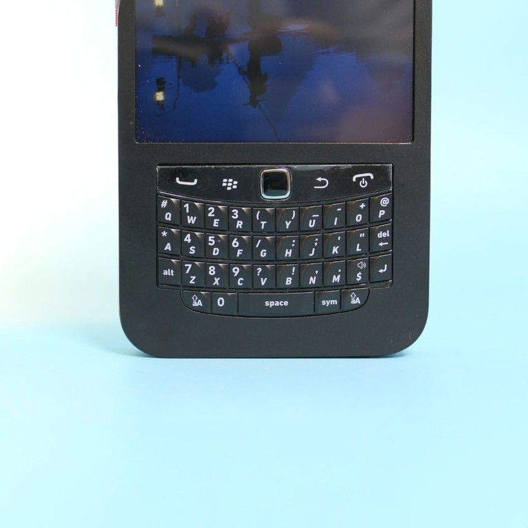 Linux з використанням Raspberry Pi Zero 2W, 4-ядра, 4-дюймовим TFT-дисплеєм 720X720, та оригінальною клавіа Код:null. Зображення 4
