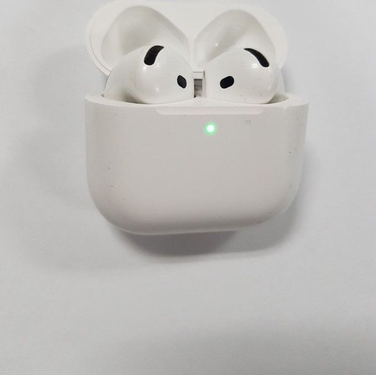 Дешево Apple airpods 4 з ломбарду