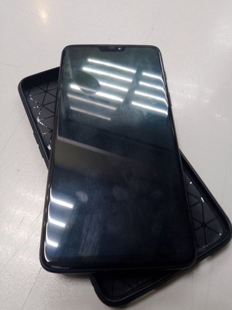 Купити Oneplus 6 8/128gb Б/У