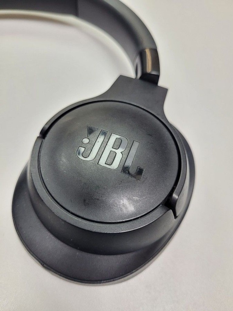 Дешиво Jbl tune 720bt с ломбарда