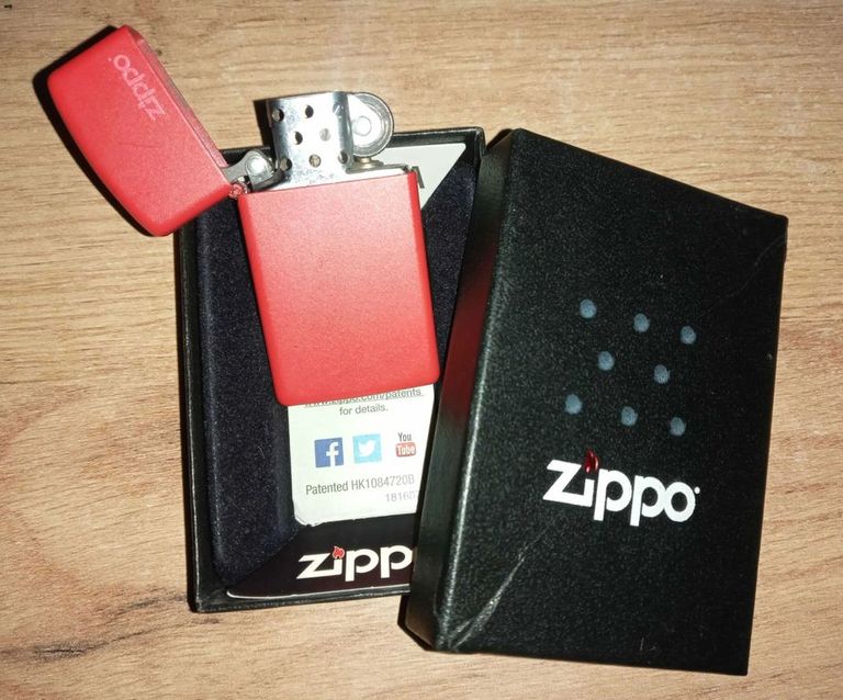 Оголошення Оригинальная бензиновая зажигалка Zippo 1618 ZL Slim Red Matte Б/У
