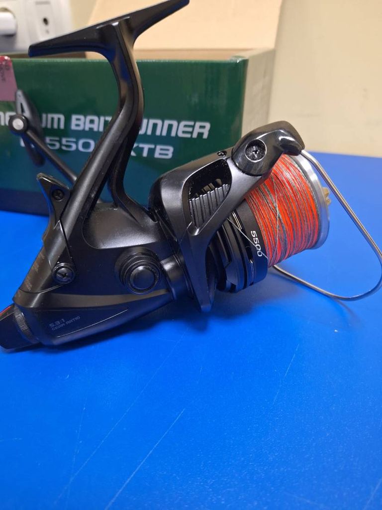 Shimano medium baitrunner xt-b 5500 lc 4+1bb