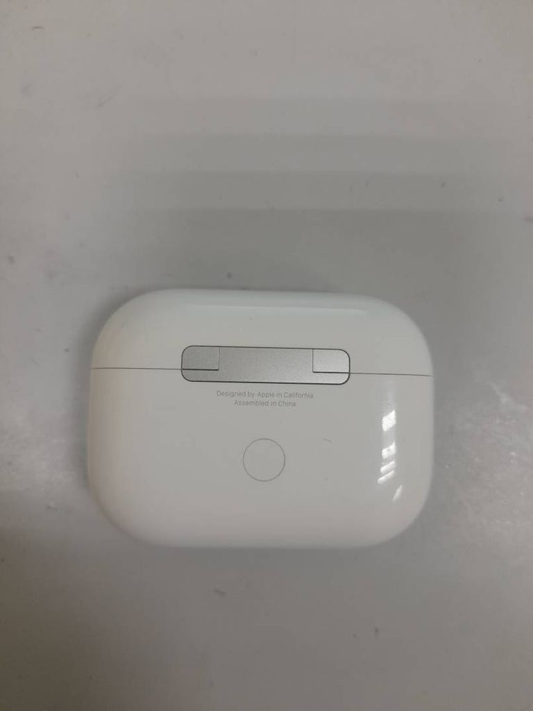 Apple airpods pro 2nd generation with magsafe charging case usb-c