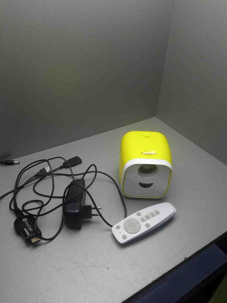 Дешиво LedProjector L1 Yellow-White с ломбарда