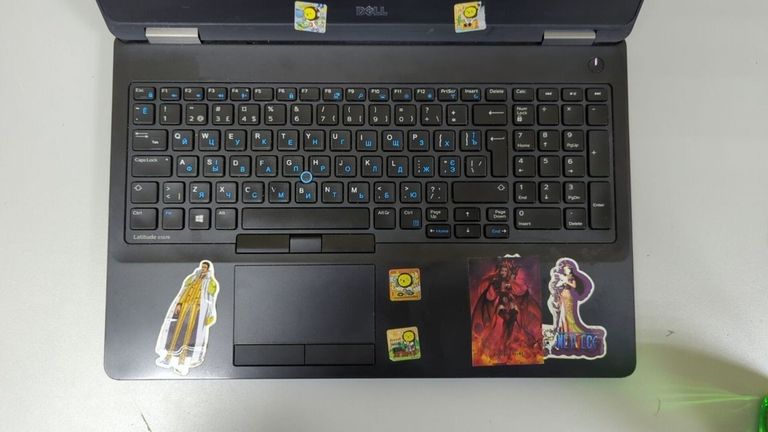 Дешиво Dell 15/core i7 6600u ddr3/8gb ddr4/hdd *відсутній/ssd 256 gb/radeon r7 m360 с ломбарда