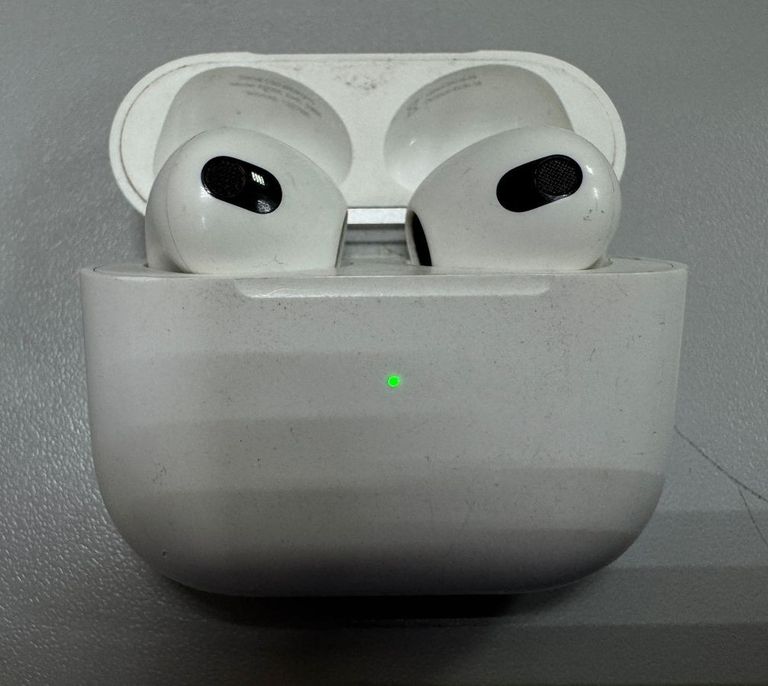 Купити Apple airpods 3rd generation Б/У