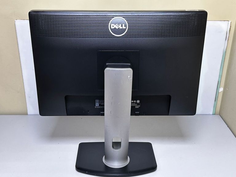 Распродажа Dell p2213t, продавец Техноскарб