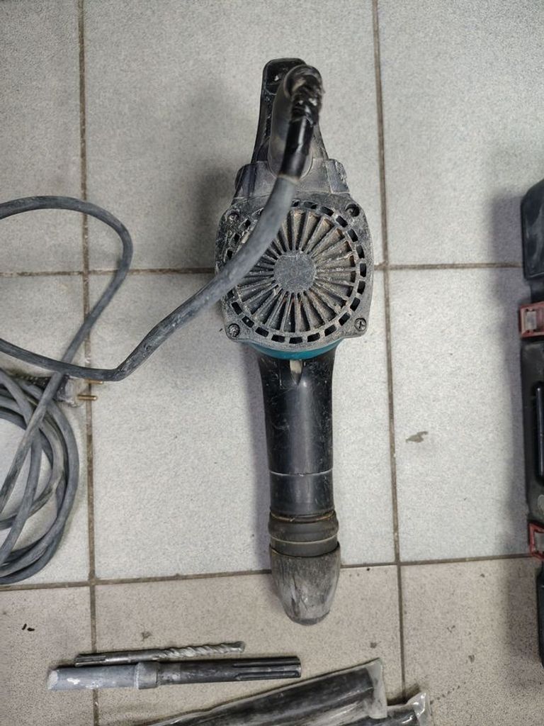 Дешево Makita hm0860c з ломбарду