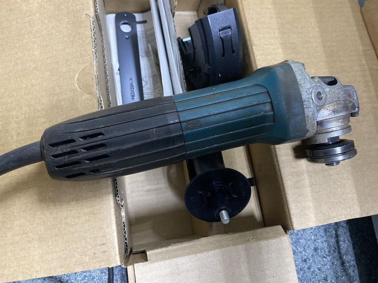 Купити Makita GA5030R Б/У