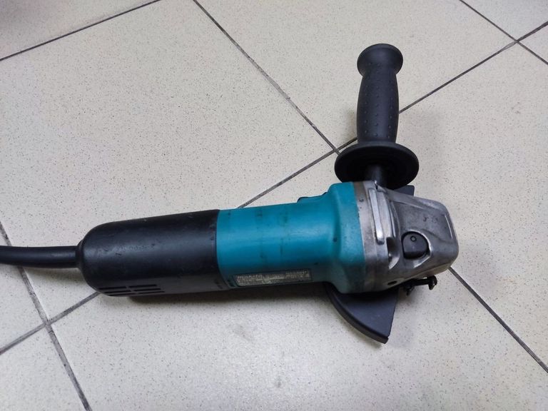 Оголошення Makita 9558HN Б/У
