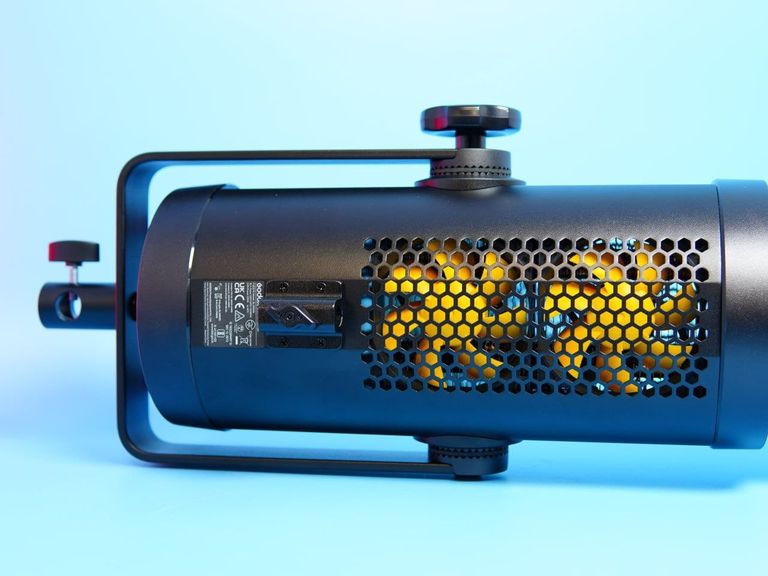 Відеосвітло Godox SL300IIIBI Bi-Color LED Monolight (SL300IIIBI). Новий. Код:null. Зображення 4