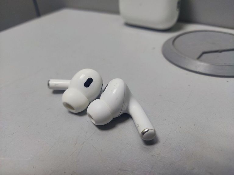 Apple airpods pro 2nd generation with magsafe charging case usb-c Код:01-200788732. Зображення 6