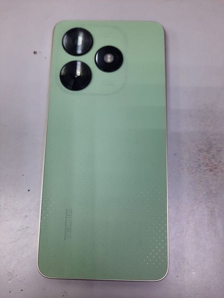 Оголошення Tecno spark go 2024 bg6 4/64gb Б/У