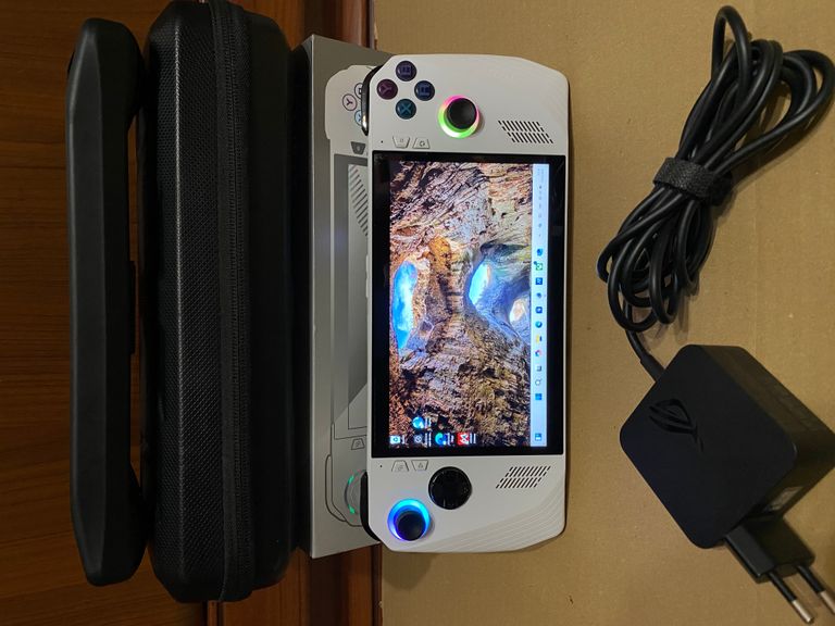 Купити Asus ROG Ally 2023 RC71L 512 GB (RC71L-ALLY.Z1X_512) Б/У