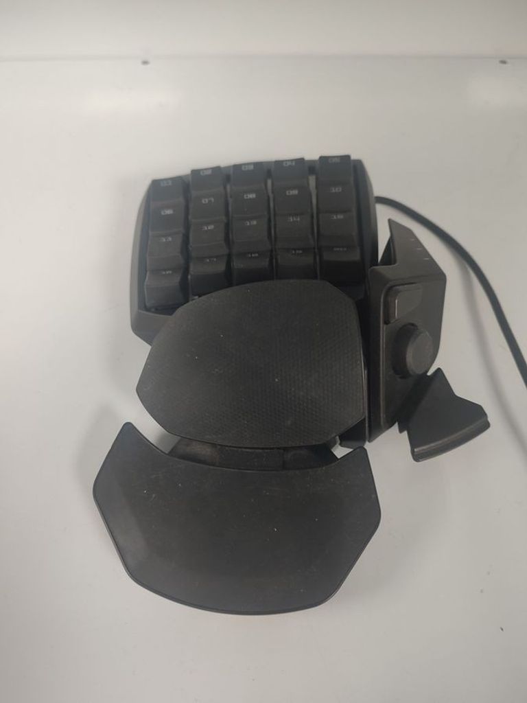 Дешиво Razer orbweaver с ломбарда