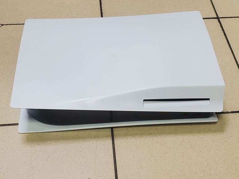 Дешиво Sony PlayStation 5 825GB с ломбарда