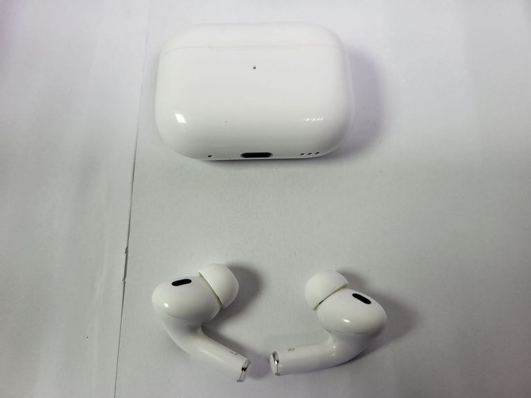 Оголошення Apple airpods pro 2nd generation with magsafe charging case usb-c Б/У