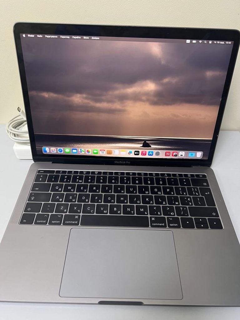 Дешево Apple a1708 /macbook pro 13,3" core i5 2,3ghz/ram8gb/ssd 256gb/intel iris plus graphics 640 з ломбарду