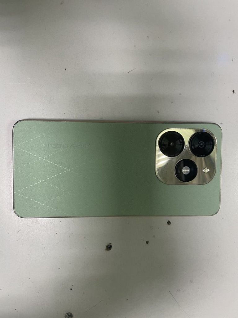 Дешево Tecno spark 20c bg7n 4/128gb з ломбарду