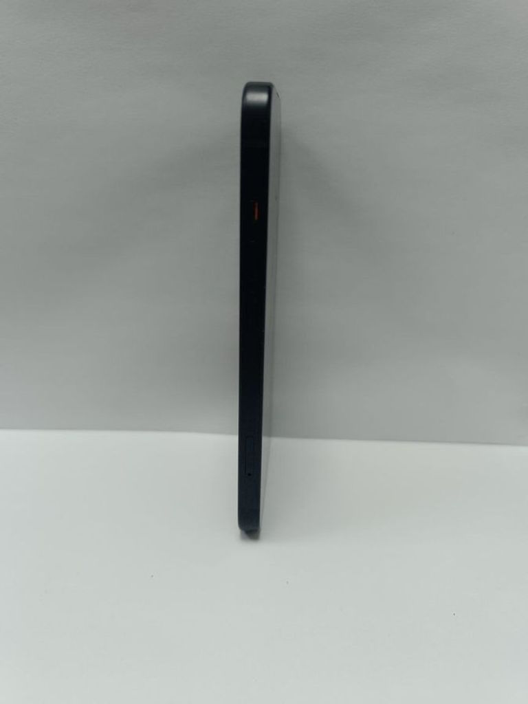 Apple iPhone 15 256GB Green Код:01-200832557. Зображення 8