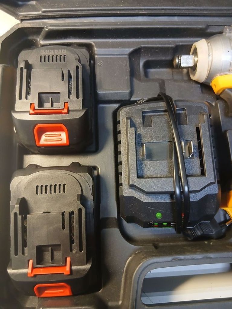 Дешево Dewalt Копія без моделі з ломбарду