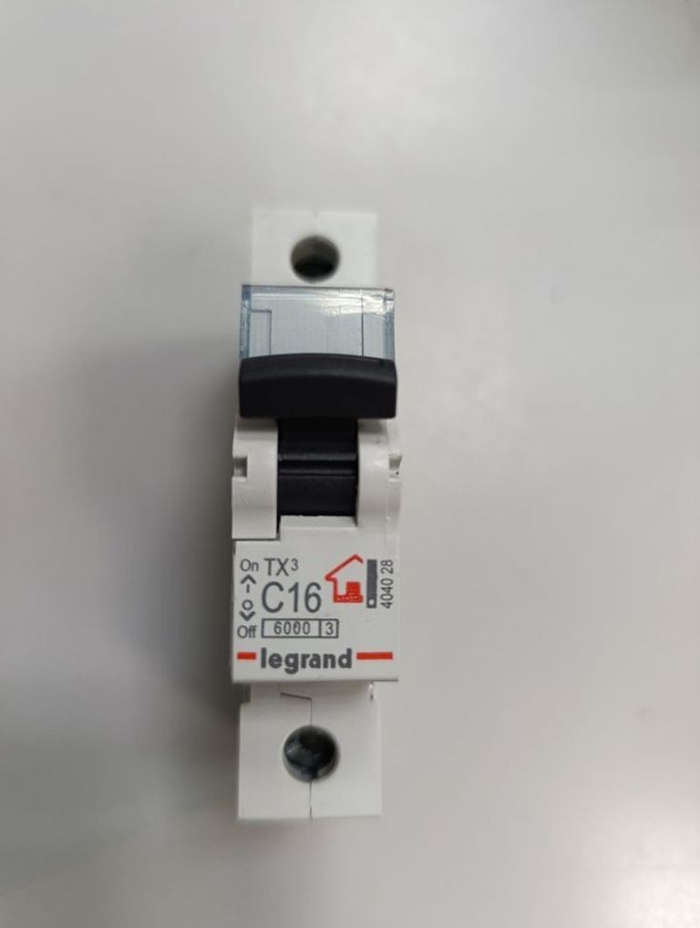 Оголошення Legrand legrand c16 3р 6 ka Б/У