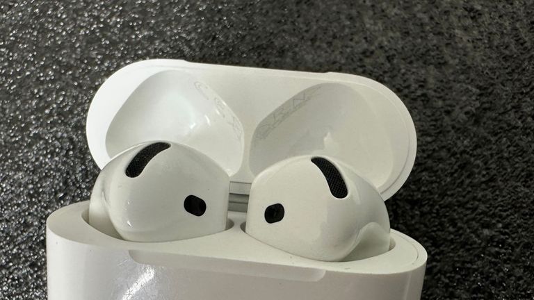 Apple airpods 4 with active noise cancellation Код:01-200849371. Изображение 7