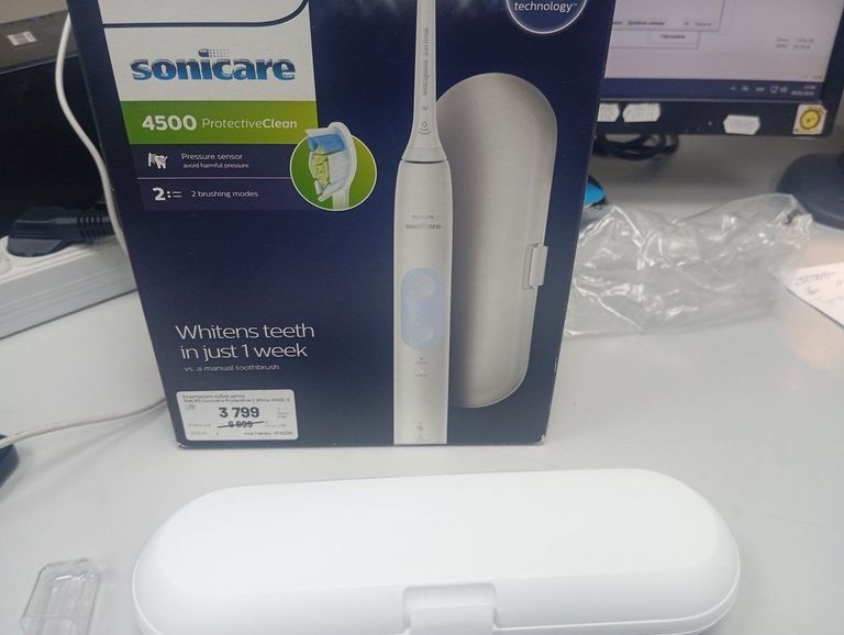 Купити Philips Sonicare ProtectiveClean 4500 HX6830/35 Б/У