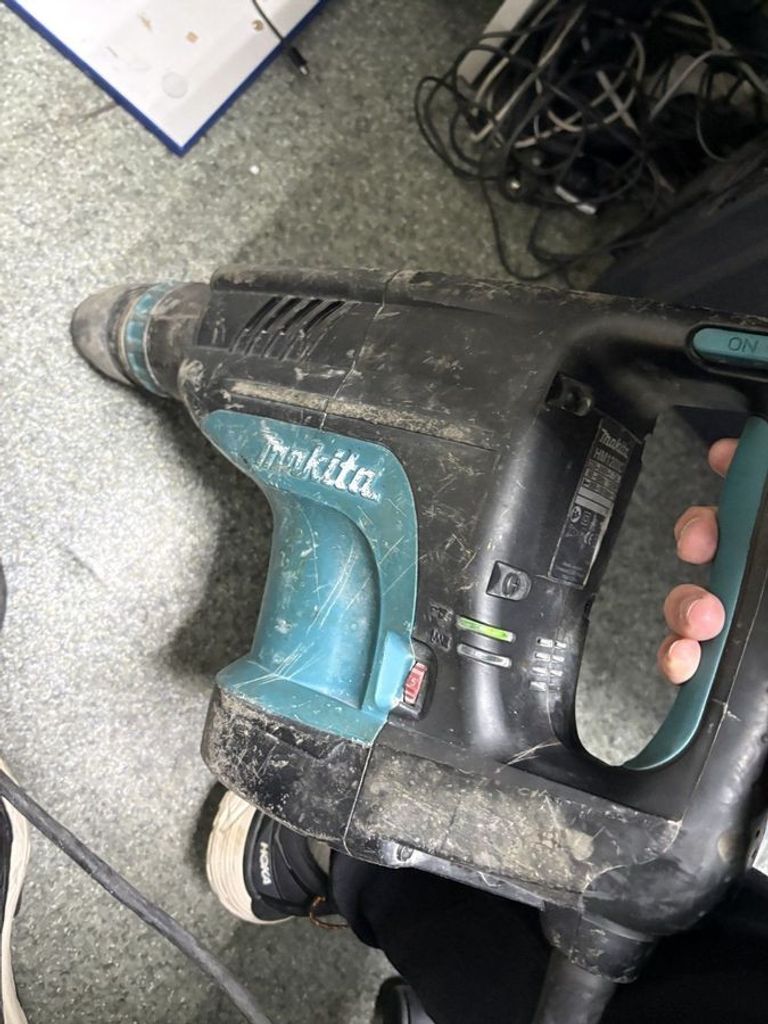 Оголошення Makita HM1203C Б/У