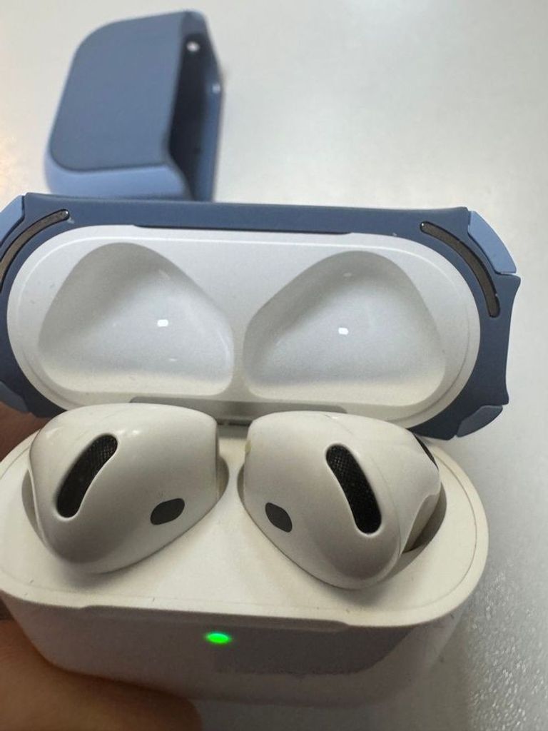 Розпродаж Apple airpods 4 with active noise cancellation, продавець Техноскарб