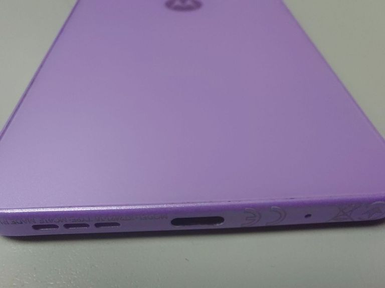 Дешиво Motorola moto e14 2/64gb с ломбарда