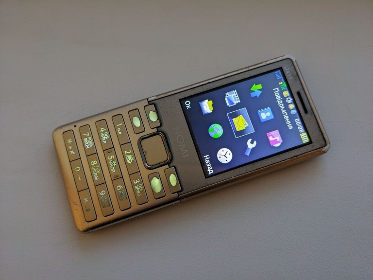 Купити Nomi i241+ Steel Б/У