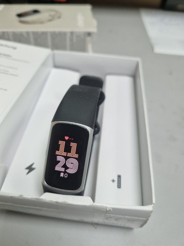 Дешиво Fitbit Charge 6 Obsidian / Black Aluminum с ломбарда