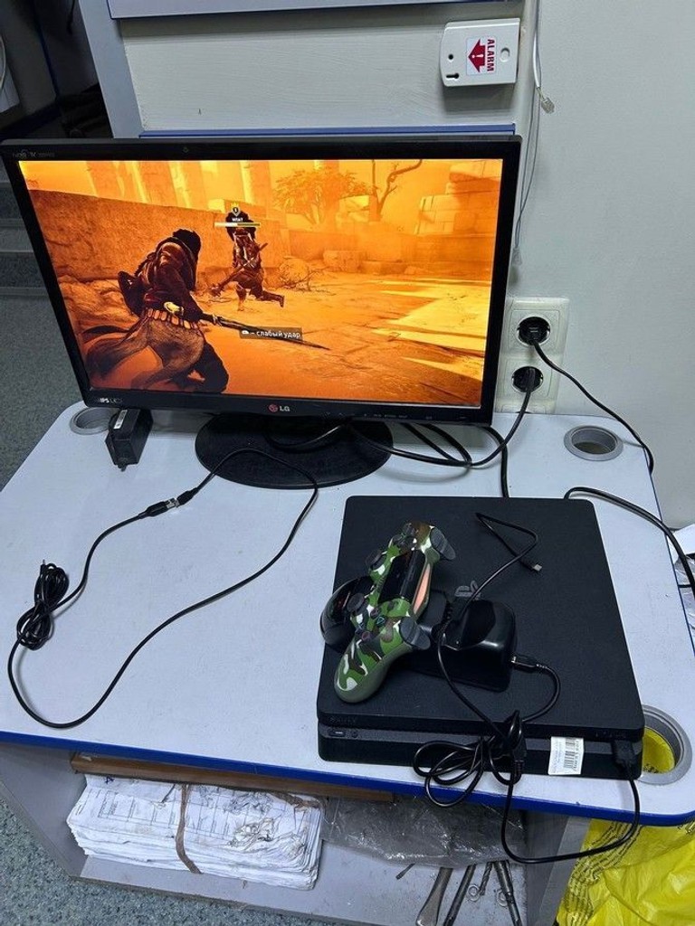 Дешево Sony playstation 4 1tb з ломбарду
