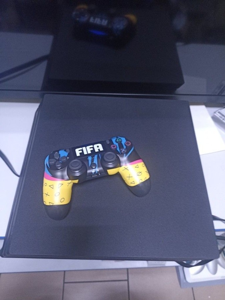 Оголошення Sony playstation 4 pro 1tb Б/У
