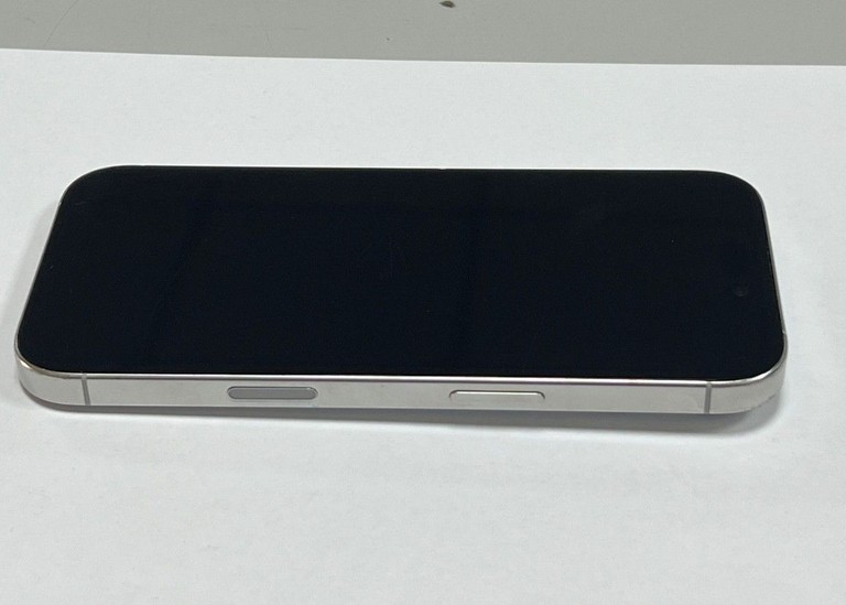 Apple iphone 16 pro 256gb Код:01-200895824. Изображение 9