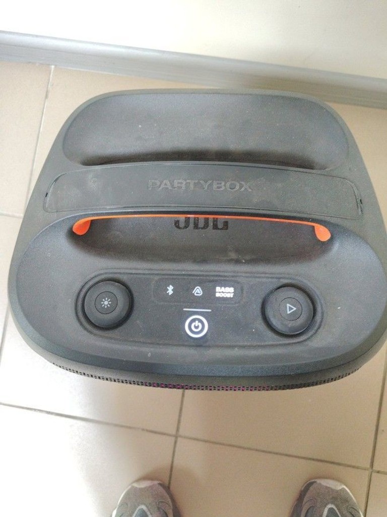 Оголошення Jbl partybox encore essential 2 Б/У
