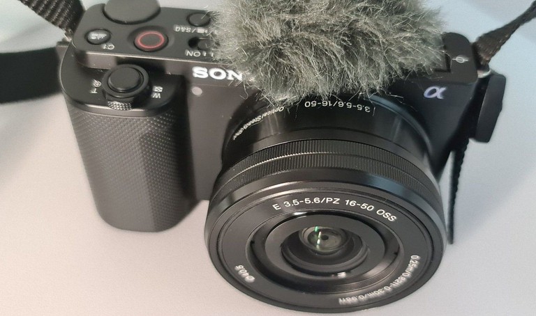 Дешево Sony zv-e10 kit з ломбарду