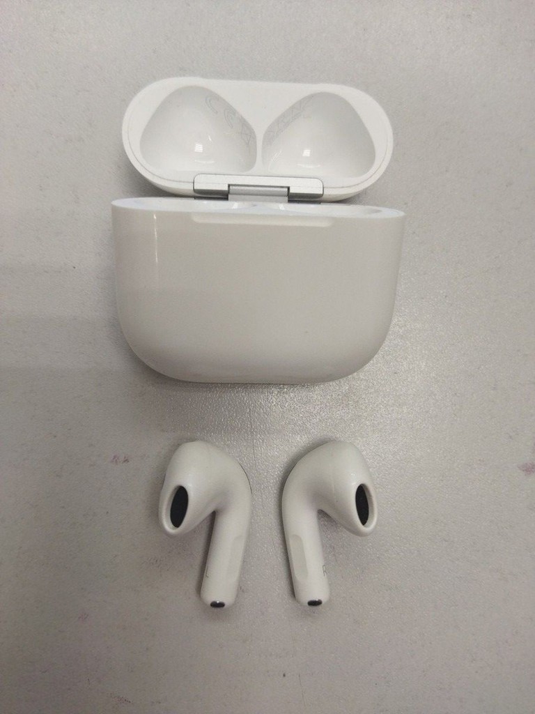 Оголошення Apple airpods 4 with active noise cancellation Б/У