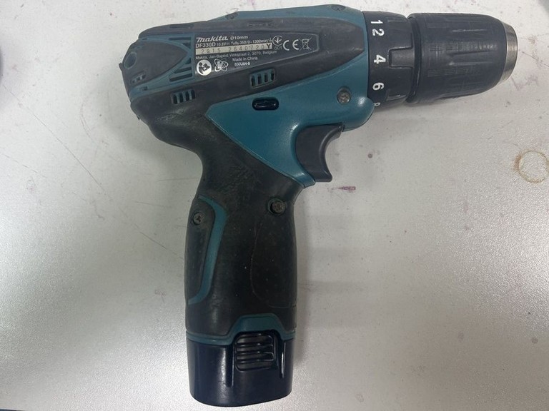 Купити Makita df330d / 2акб / зп Б/У